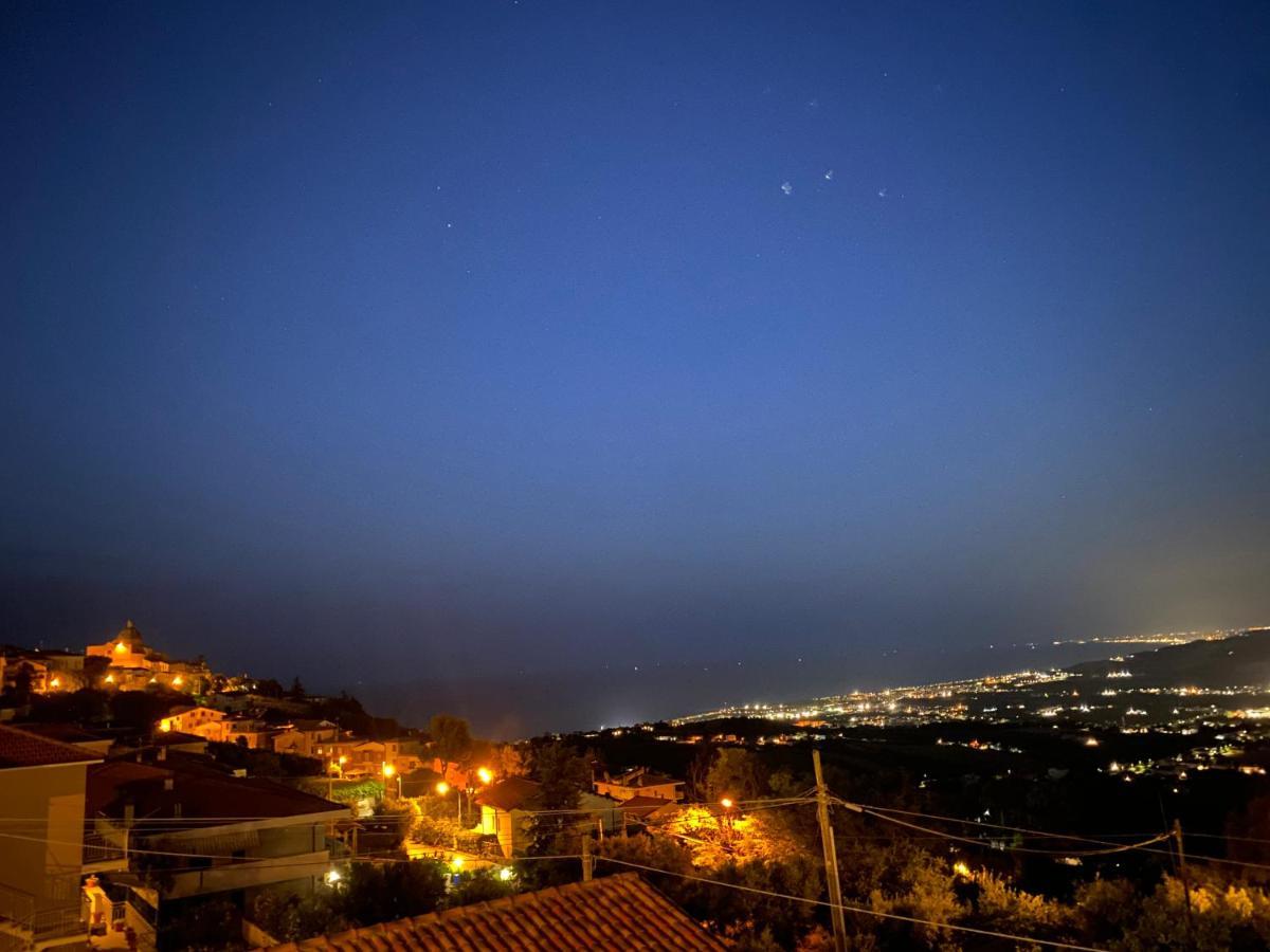 Seta Luxury Apartment Roseto Degli Abruzzi Exterior foto