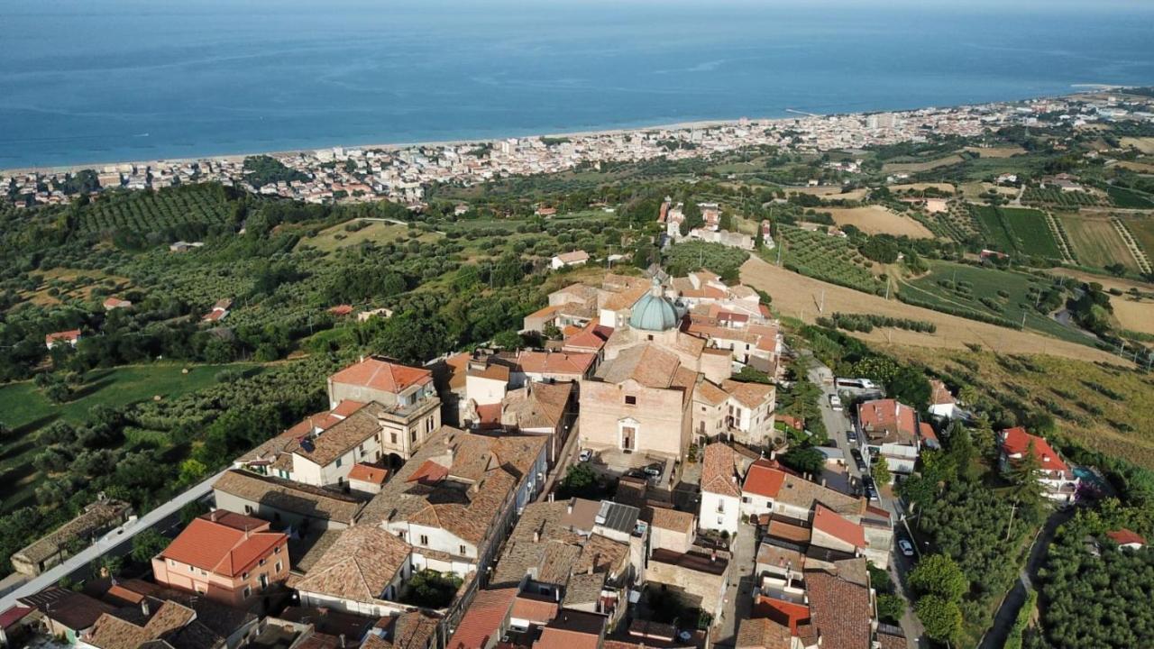 Seta Luxury Apartment Roseto Degli Abruzzi Exterior foto