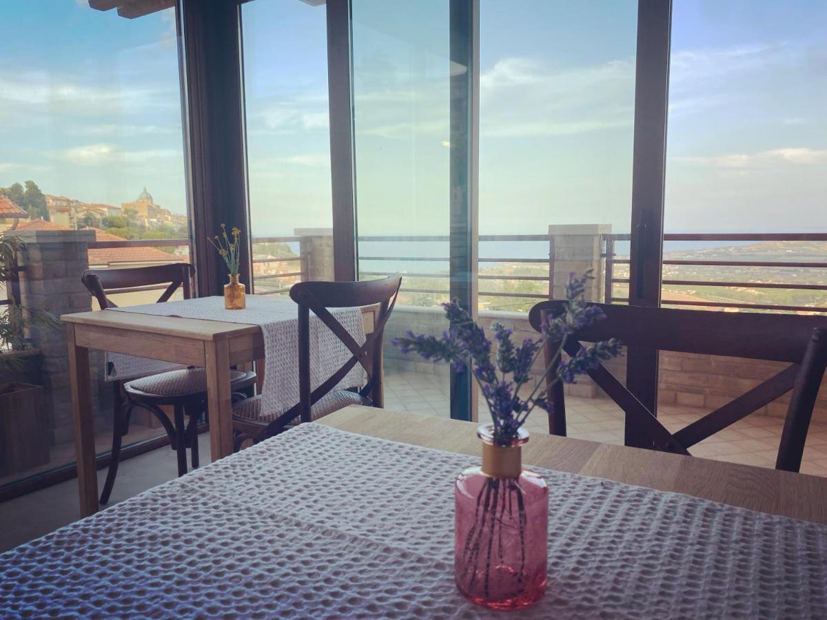 Seta Luxury Apartment Roseto Degli Abruzzi Exterior foto