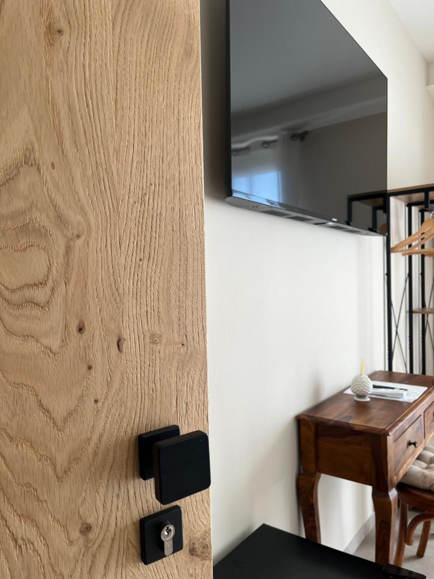 Seta Luxury Apartment Roseto Degli Abruzzi Exterior foto