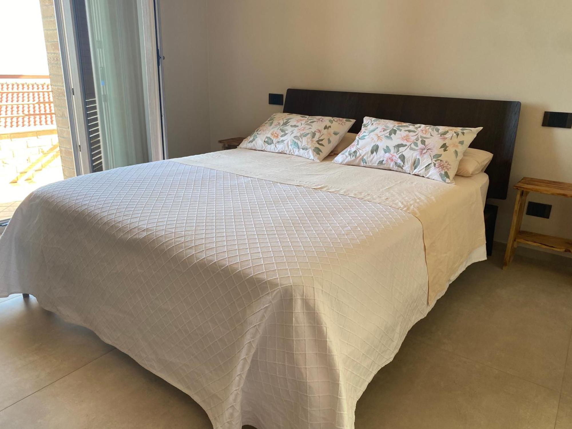 Seta Luxury Apartment Roseto Degli Abruzzi Exterior foto