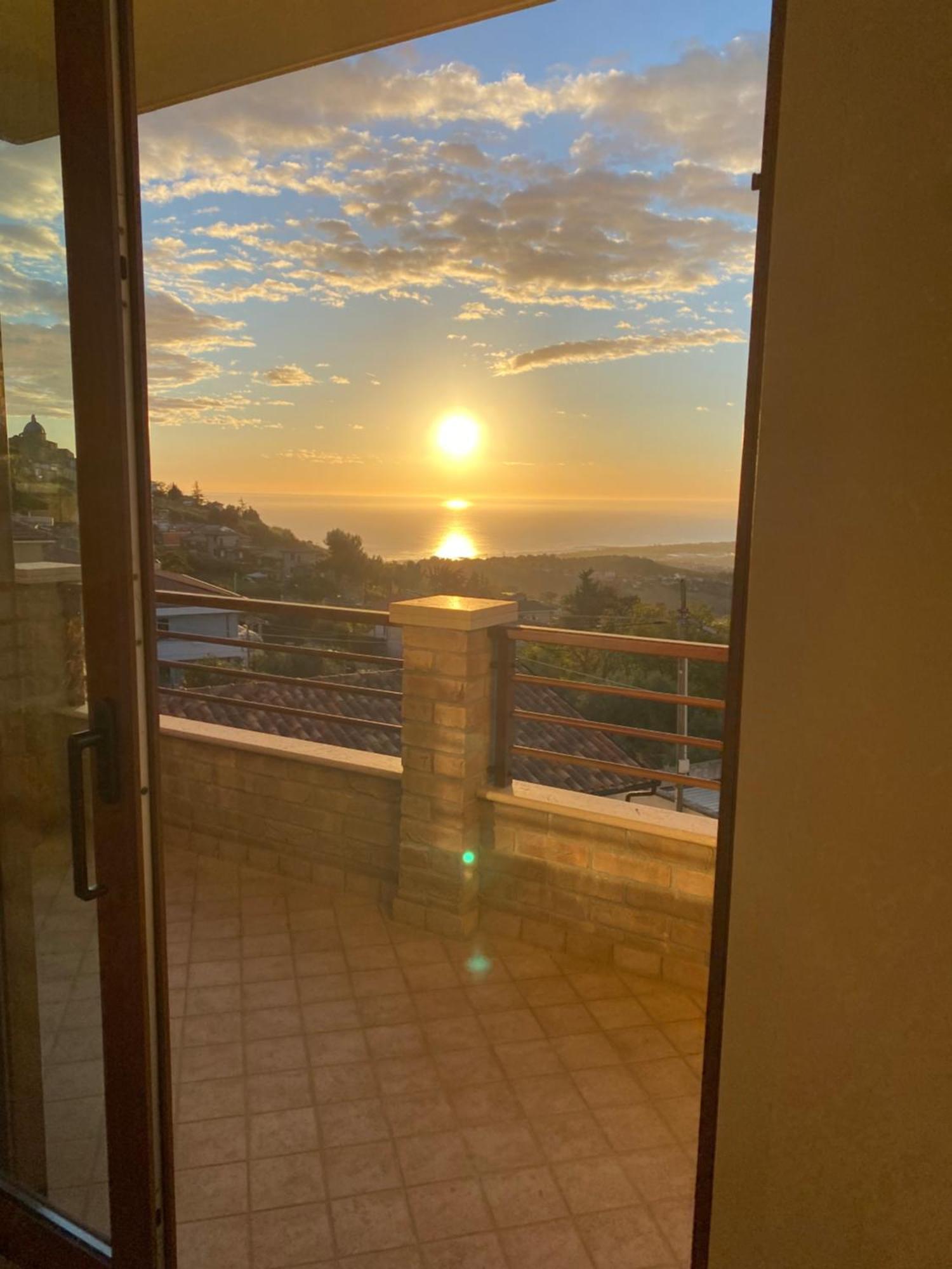 Seta Luxury Apartment Roseto Degli Abruzzi Exterior foto