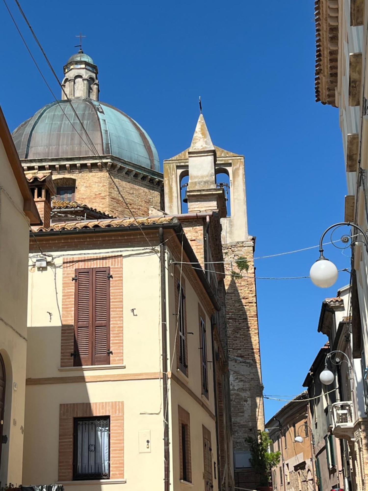 Seta Luxury Apartment Roseto Degli Abruzzi Exterior foto
