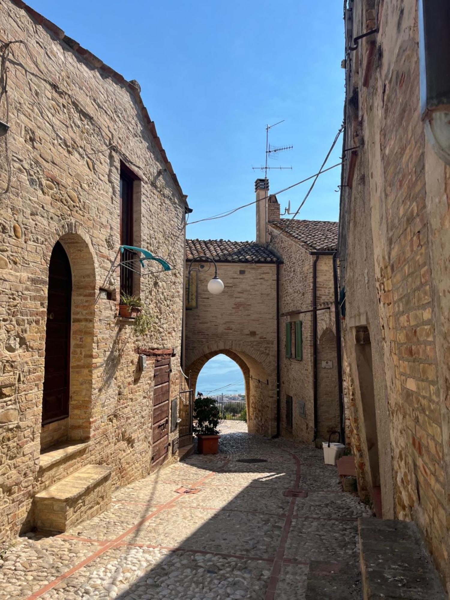 Seta Luxury Apartment Roseto Degli Abruzzi Exterior foto